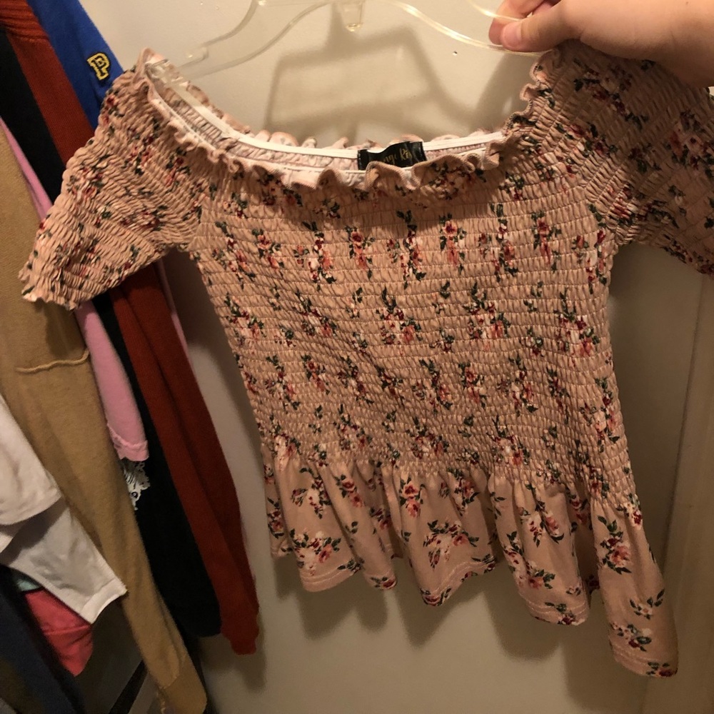 Ruffle short sleeve , stretchy blouse